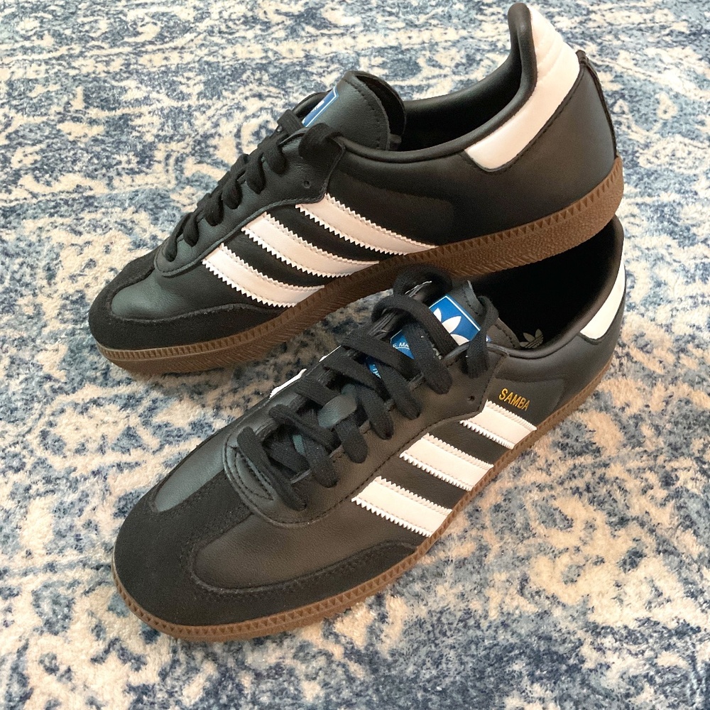 ADIDAS SAMBA Women’s 8 black and white